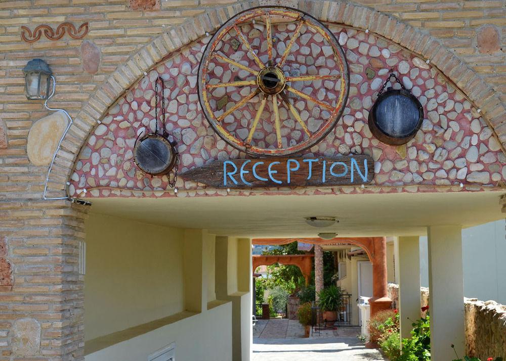 Mavrikos Hotel Planos  Bagian luar foto