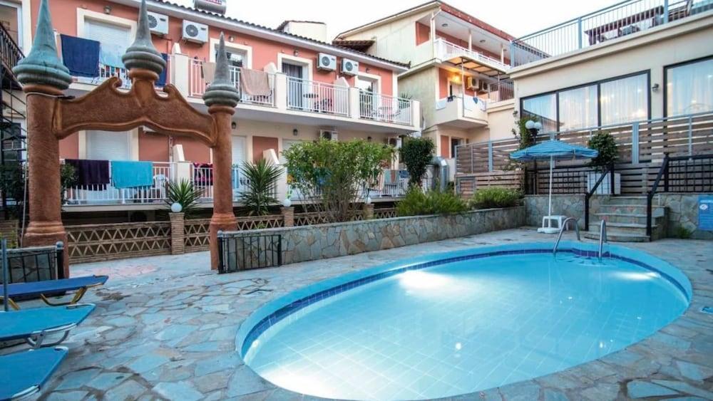 Mavrikos Hotel Planos  Bagian luar foto