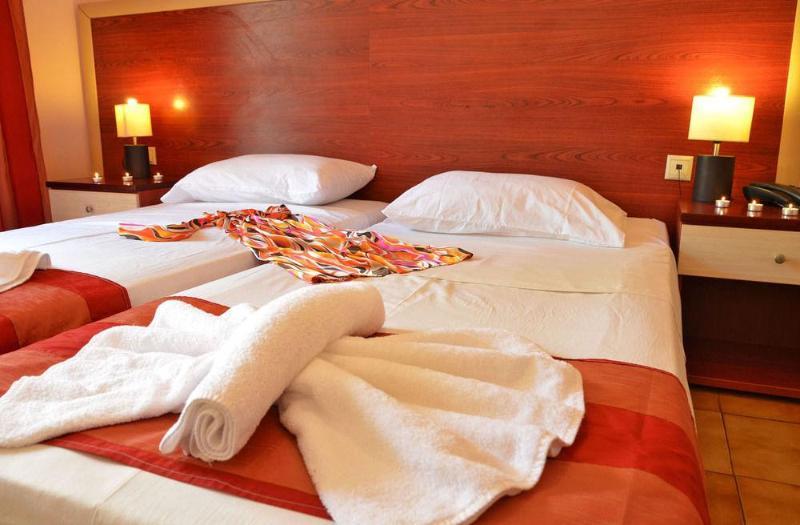 Mavrikos Hotel Planos  Bagian luar foto