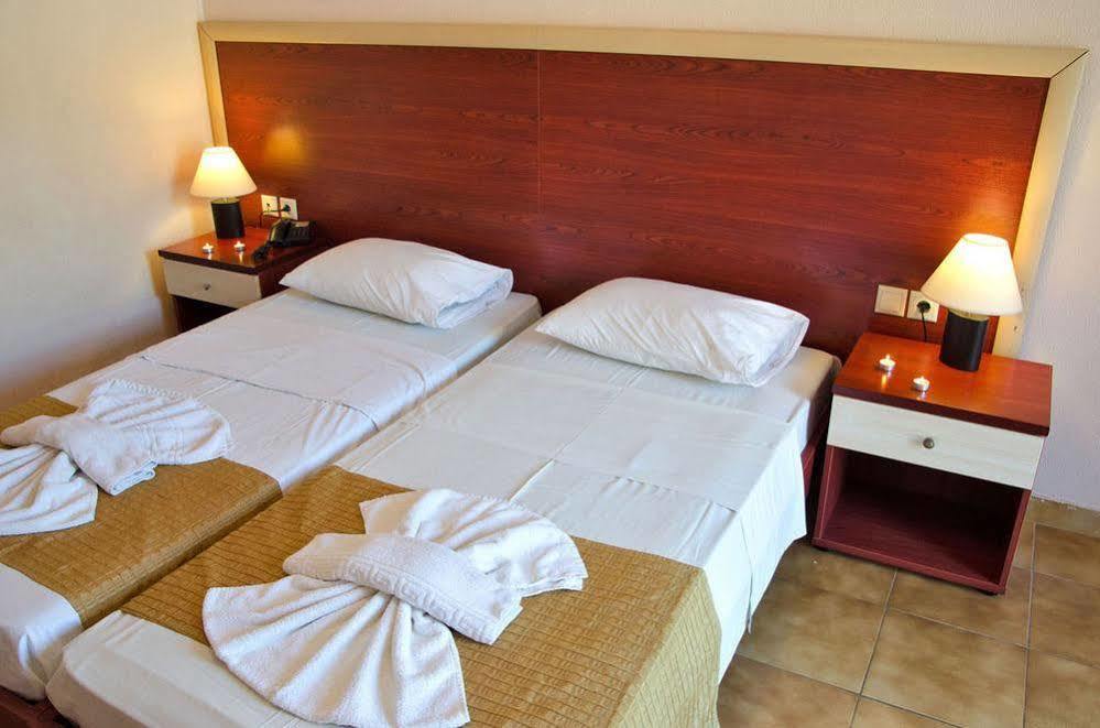 Mavrikos Hotel Planos  Bagian luar foto